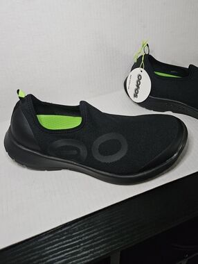 OOFOS OOmg Sport Slip on Recovery Shoe Men’s Size 10 Black Mono 5085 New NWOB